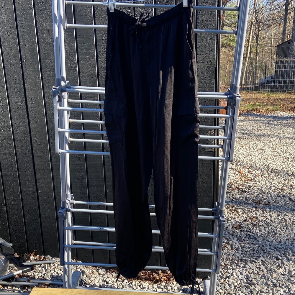PINK Victoria's Secret Black Cropped Pants